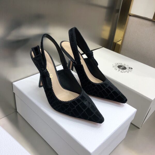D Slingback Pump ((حذاء دي سلاينج باك)