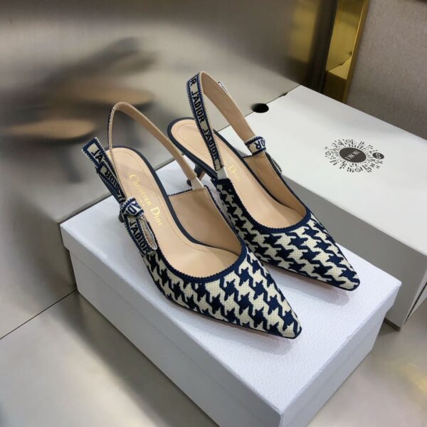 D Slingback Pump ((حذاء دي سلاينج باك)