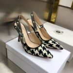 D Slingback Pump ((حذاء دي سلاينج باك)