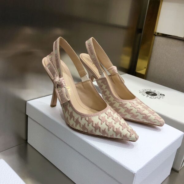 D Slingback Pump ((حذاء دي سلاينج باك)