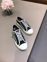 D Sneaker ( حذاء دي سنيكرز)