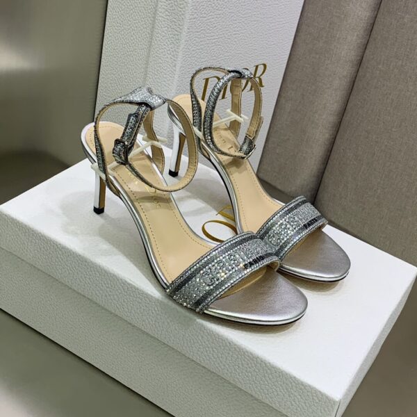 D Toe High-Heeled Shoes (دي-تو حذاء بكعب عالٍ)
