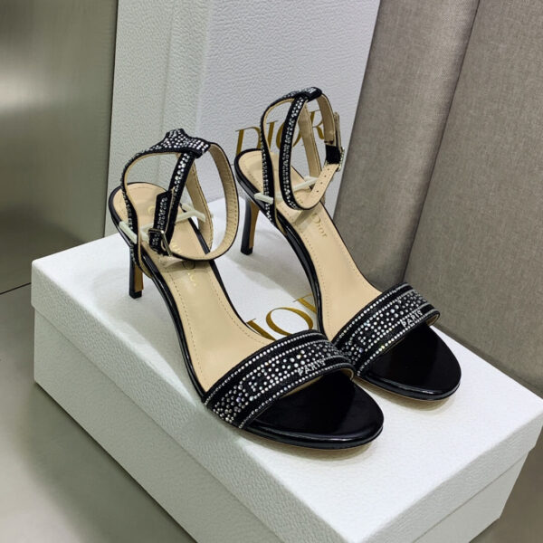 D Toe High-Heeled Shoes (دي-تو حذاء بكعب عالٍ)
