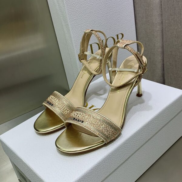 D Toe High-Heeled Shoes (دي-تو حذاء بكعب عالٍ)
