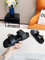 LV Flat Comfort Mule ( حذاء “لوي مسطح مريح ميوول ) - Image 2