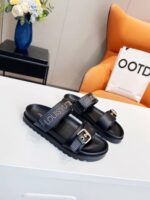 LV Flat Comfort Mule ( حذاء “لوي مسطح مريح ميوول ) - Image 3