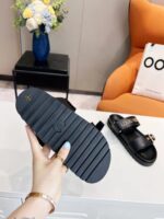 LV Flat Comfort Mule ( حذاء “لوي مسطح مريح ميوول ) - Image 6