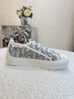 D Sneaker ( حذاء دي سنيكرز) - Image 3