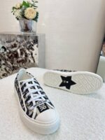 D Sneaker ( حذاء دي سنيكرز) - Image 2