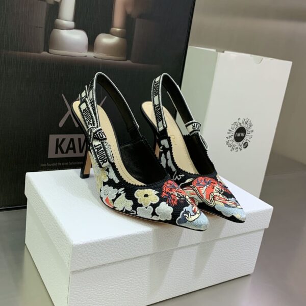 D Slingback Pump ((حذاء دي سلاينج باك)