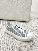 D Sneaker ( حذاء دي سنيكرز) - Image 9