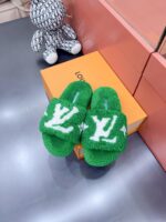 LV Wool Slides (حذاء “لوي صوف سلايد) - Image 3