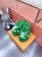 LV Wool Slides (حذاء “لوي صوف سلايد) - Image 5