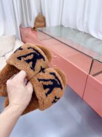 LV Wool Slides (حذاء “لوي صوف سلايد) - Image 2