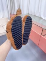 LV Wool Slides (حذاء “لوي صوف سلايد) - Image 3