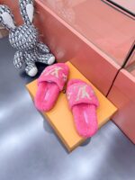 LV Wool Slides (حذاء “لوي صوف سلايد) - Image 5