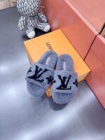 LV Wool Slides (حذاء “لوي صوف سلايد) - Image 8