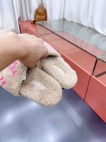 LV Wool Slides (حذاء “لوي صوف سلايد) - Image 2