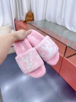 LV Wool Slides (حذاء “لوي صوف سلايد) - Image 7
