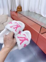 LV Wool Slides (حذاء “لوي صوف سلايد) - Image 5