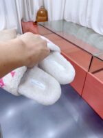 LV Wool Slides (حذاء “لوي صوف سلايد) - Image 6