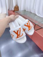 LV Wool Slides (حذاء “لوي صوف سلايد) - Image 6