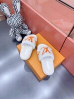 LV Wool Slides (حذاء “لوي صوف سلايد) - Image 7