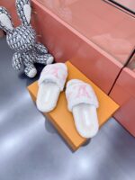 LV Wool Slides (حذاء “لوي صوف سلايد) - Image 4