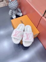 LV Wool Slides (حذاء “لوي صوف سلايد) - Image 5