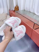LV Wool Slides (حذاء “لوي صوف سلايد) - Image 6