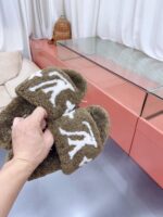 LV Wool Slides (حذاء “لوي صوف سلايد) - Image 5