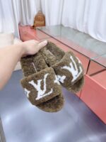 LV Wool Slides (حذاء “لوي صوف سلايد) - Image 7