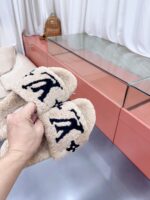 LV Wool Slides (حذاء “لوي صوف سلايد) - Image 6