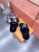 LV Wool Slides (حذاء “لوي صوف سلايد) - Image 6