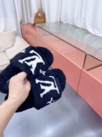 LV Wool Slides (حذاء “لوي صوف سلايد) - Image 7