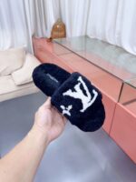 LV Wool Slides (حذاء “لوي صوف سلايد) - Image 9