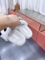 LV Wool Slides (حذاء “لوي صوف سلايد) - Image 2