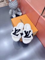 LV Wool Slides (حذاء “لوي صوف سلايد) - Image 8