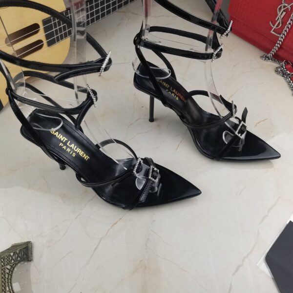 High Heel Slingback Pump (حذاء بامب بسير خلفي بكعب عالٍ)