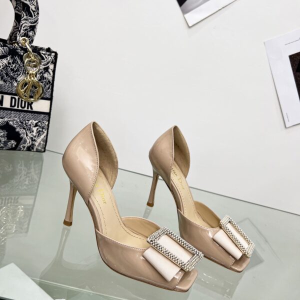 D Idyle Pump (حذاء دي آيدل بكعب)