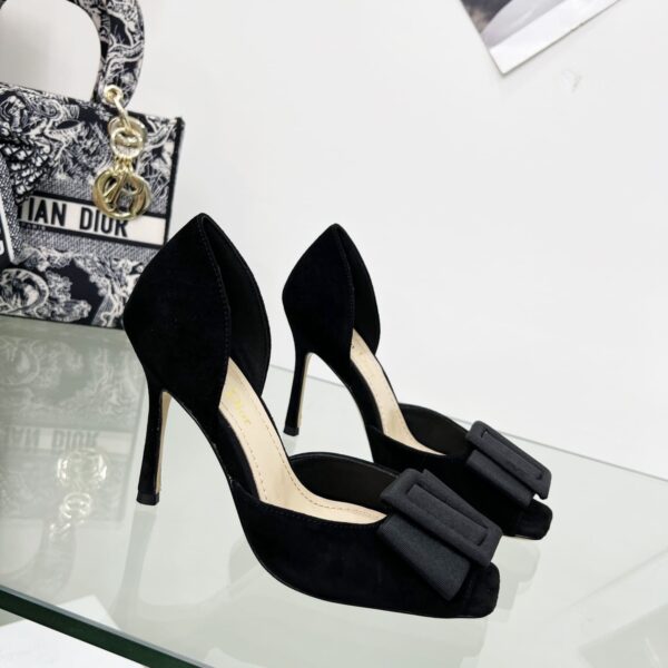 D Idyle Pump (حذاء دي آيدل بكعب)