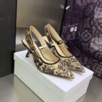 D Slingback Pump ((حذاء دي سلاينج باك)