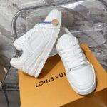 LV Trainer Sneaker (حذاء “لوي ترينر سنيكرز) - Image 4