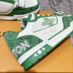 LV Trainer Sneaker (حذاء “لوي ترينر سنيكرز) - Image 3