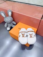 LV Flat Comfort Mule ( حذاء لوي مسطح مريح ميوول )
