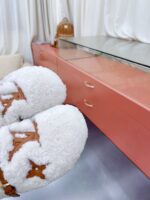 LV Flat Comfort Mule ( حذاء لوي مسطح مريح ميوول ) - Image 7