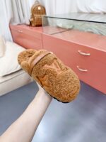LV Flat Comfort Mule ( حذاء “لوي مسطح مريح ميوول ) - Image 3