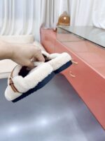 LV Flat Comfort Mule ( حذاء “لوي مسطح مريح ميوول ) - Image 2