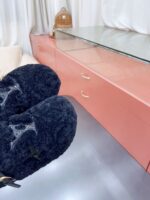 LV Flat Comfort Mule ( حذاء “لوي مسطح مريح ميوول ) - Image 5