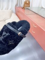 LV Flat Comfort Mule ( حذاء “لوي مسطح مريح ميوول ) - Image 8